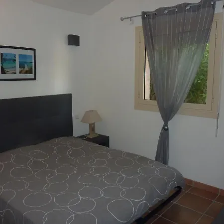 Pinarello Climatisee Avec Piscine Chauffee Дом отдыха *