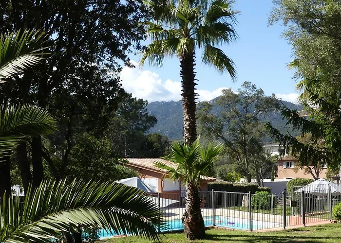 Dom wakacyjny Pinarello Climatisee Avec Piscine Chauffee