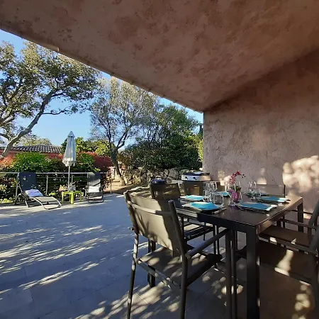 Prázdninový dům Pinarello Climatisee Avec Piscine Chauffee *