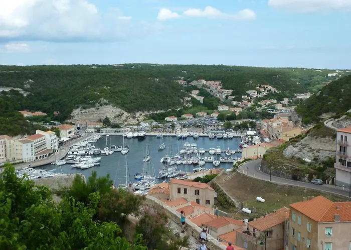 Pinarello Climatisee Avec Piscine Chauffee Casa de Férias Sainte-Lucie de Porto-Vecchio
