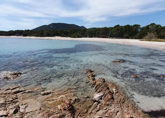 Pinarello Climatisee Avec Piscine Chauffee Casa de Férias