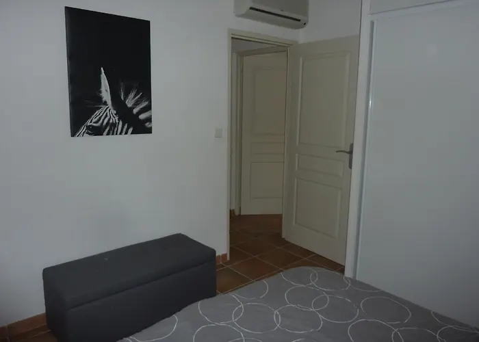 Pinarello Climatisee Avec Piscine Chauffee Casa de Férias *