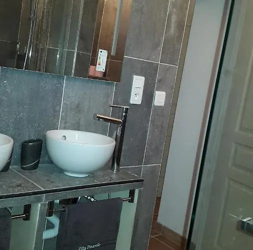 Casa de Férias Pinarello Climatisee Avec Piscine Chauffee *